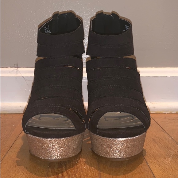 Elle Platform Wedges - Picture 3 of 6